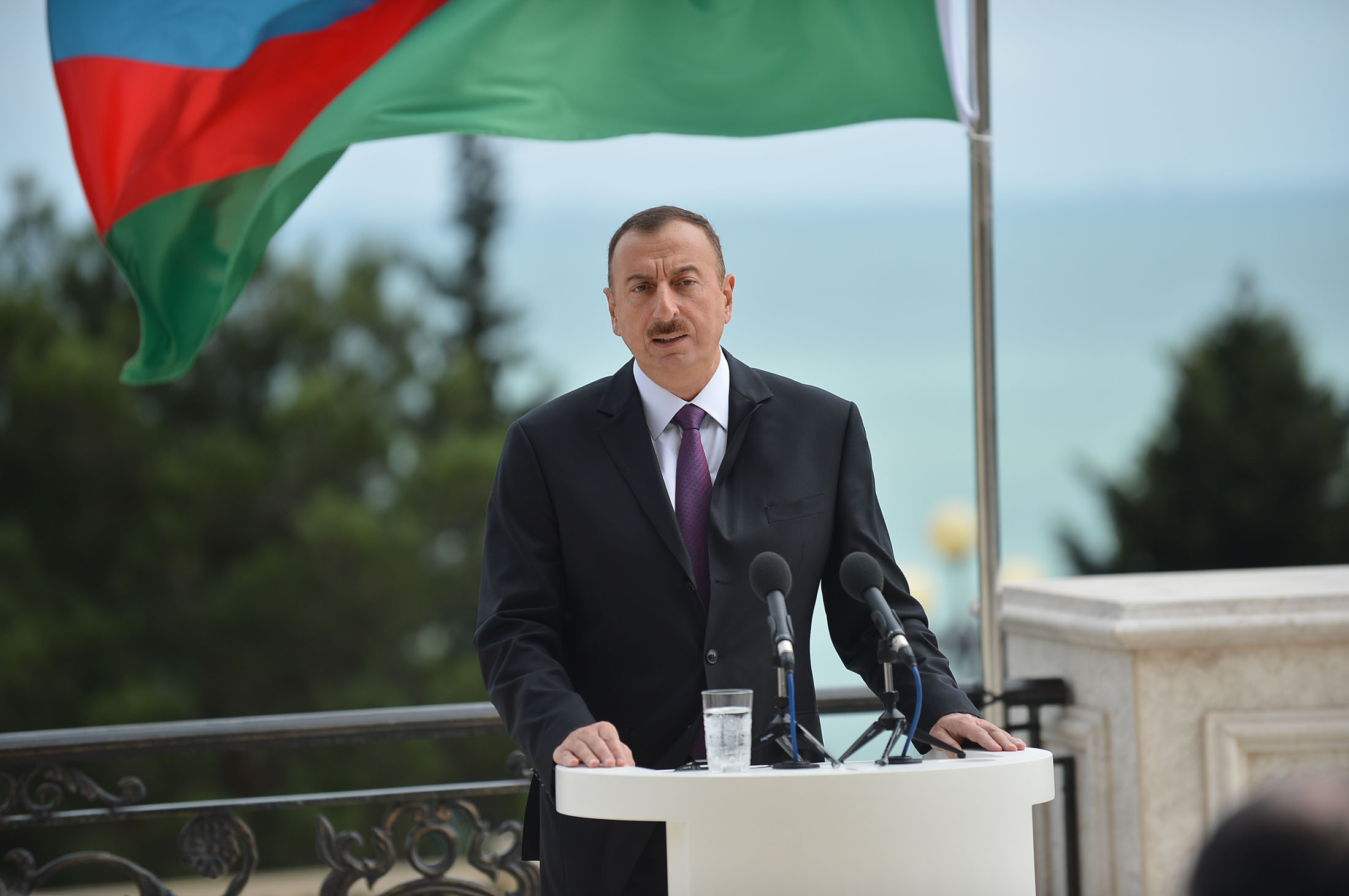 Əmək və Əhalinin Sosial Müdafiəsi Nazirliyinin tabeliyindəki üç qurum vahid qurumda birləşdirildi Əmək və Əhalinin Sosial Müdafiəsi Nazirliyinin tabeliyindəki üç qurum vahid qurumda birləşdirildi
