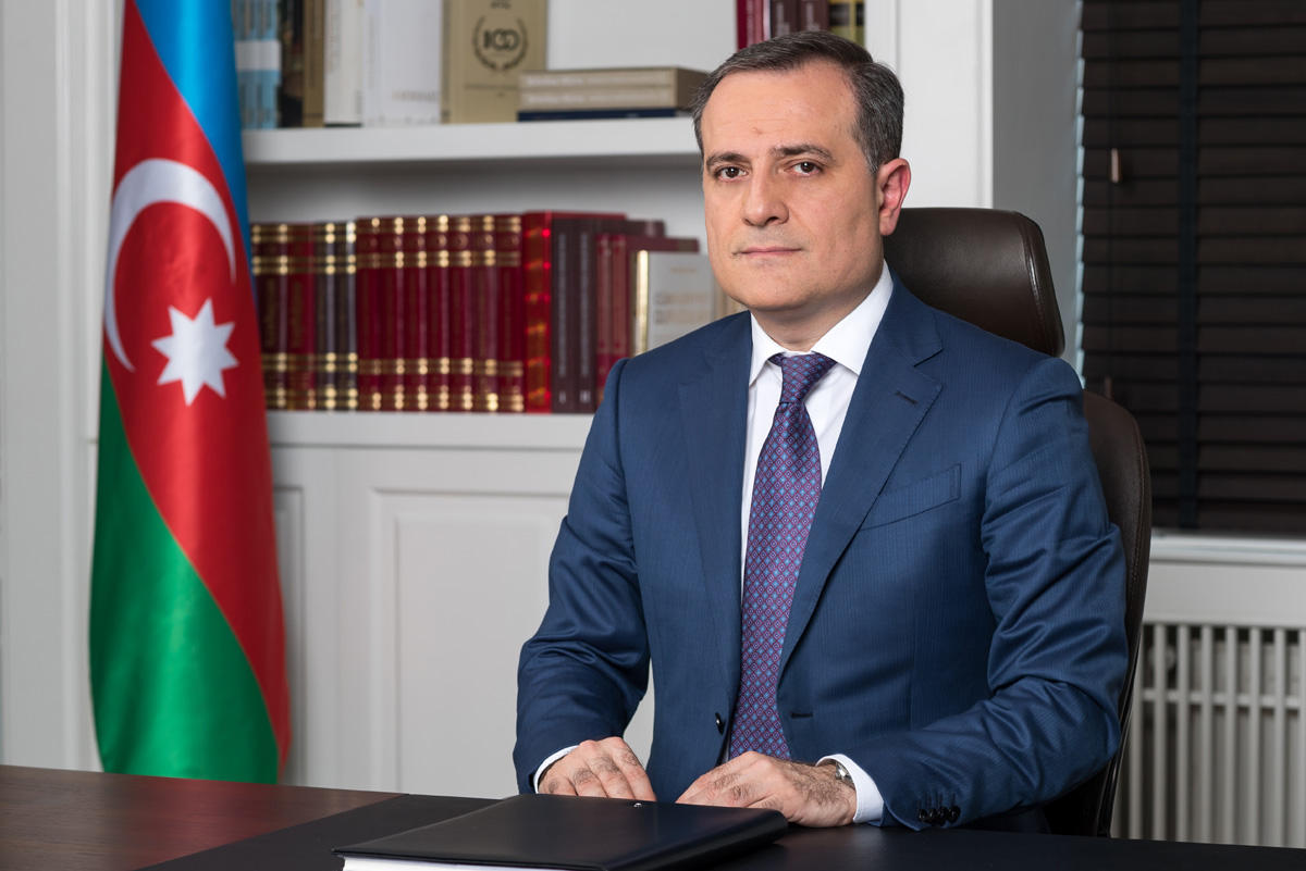 Nazir Elina intihar edən gün baş verənləri açıqladı - Üç nəfər işdən qovulub Nazir Elina intihar edən gün baş verənləri açıqladı - Üç nəfər işdən qovulub