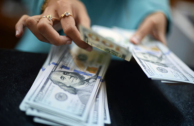 74 illik hegemonluq BAŞA ÇATIR: dollar bu tarixdə taxtdan salınacaq