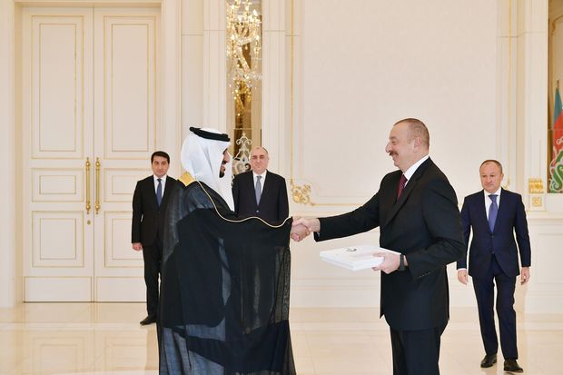 İlham Əliyev səfirlərin etimadnamələrini qəbul etdi
