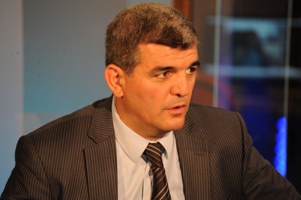 Fazil Mustafa: 23 fevralı məktəblərdə hansı qüvvə yenidən canlandırıb?