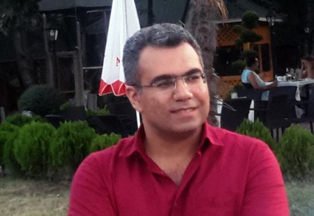 Baş redaktor ad gününü qeyd edir