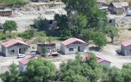 Ermənilər Laçında yeni qəsəbə salır