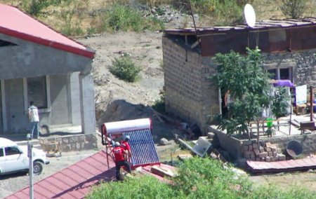 Ermənilər Laçında yeni qəsəbə salır
