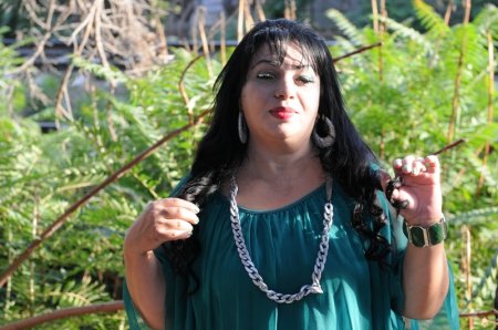 Maral Tahirqızı meşəlikdə
