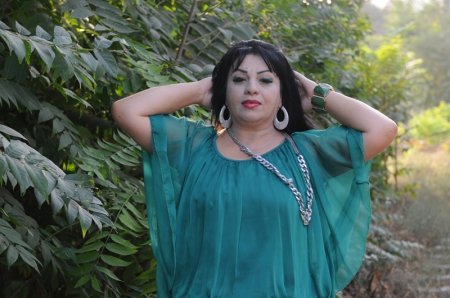 Maral Tahirqızı meşəlikdə