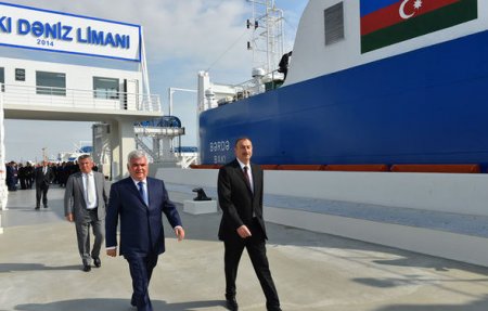 İlham Əliyev Yeni Dəniz Ticarət Limanı Kompleksində bərə terminalının açılışında iştirak edib