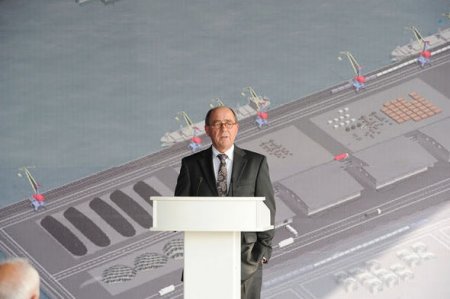 İlham Əliyev Yeni Dəniz Ticarət Limanı Kompleksində bərə terminalının açılışında iştirak edib