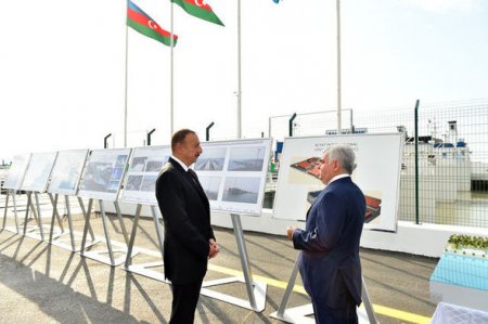 İlham Əliyev Yeni Dəniz Ticarət Limanı Kompleksində bərə terminalının açılışında iştirak edib