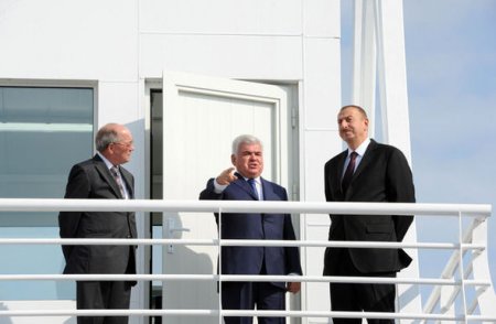 İlham Əliyev Yeni Dəniz Ticarət Limanı Kompleksində bərə terminalının açılışında iştirak edib