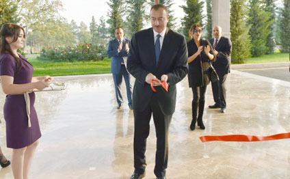 Prezident və xanımı oteldə