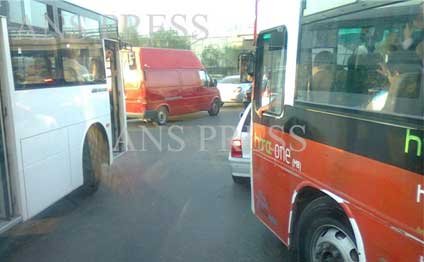 Bakıda sərnişin avtobusu qəza törətdi