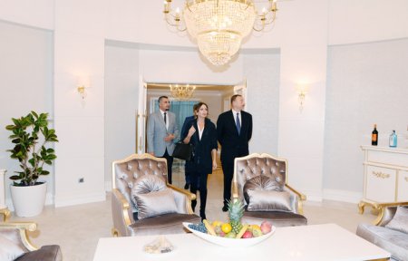 Prezident İlham Əliyev otelin açılışında