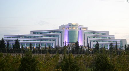 Prezident İlham Əliyev otelin açılışında
