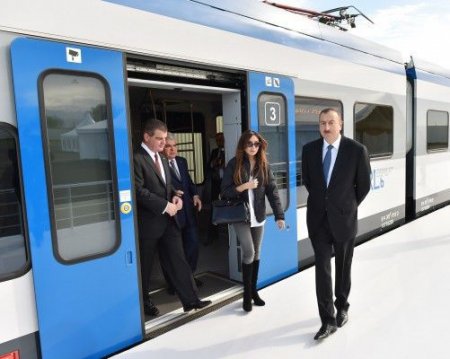 İlham Əliyev Gəncə vaqon istehsalı zavodunun təməlini qoyub