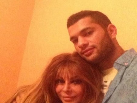 Aygün Kazımova azərbaycanlı futbolçu ilə birgə