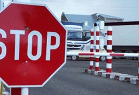 “Ebola”ya görə sərhəd bağlandı