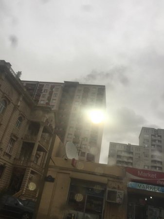 Məşhur aparıcının yaşadığı binada yanğın