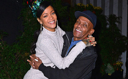 Rihanna nənəsini və babasını belə gündəmə gətirdi