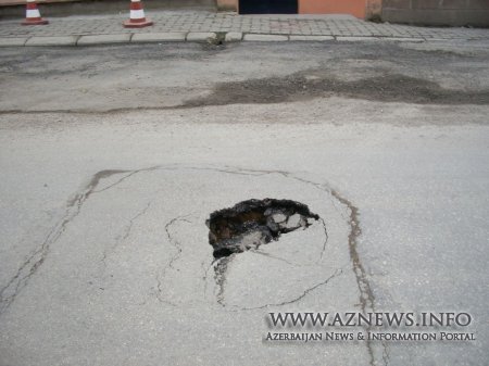 Bakıda yol çökdü