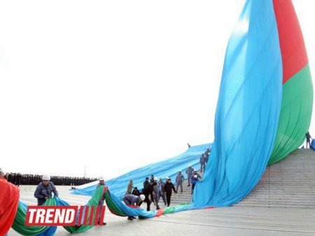 Ən böyük bayrağımız havaya qaldırıldı
