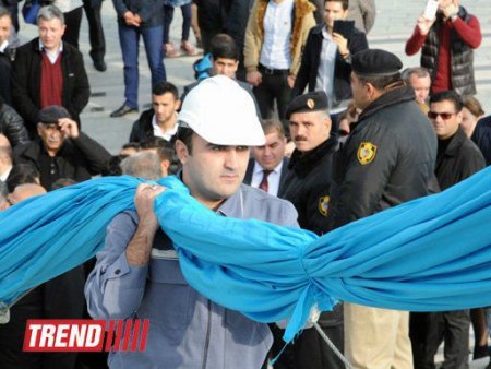Ən böyük bayrağımız havaya qaldırıldı