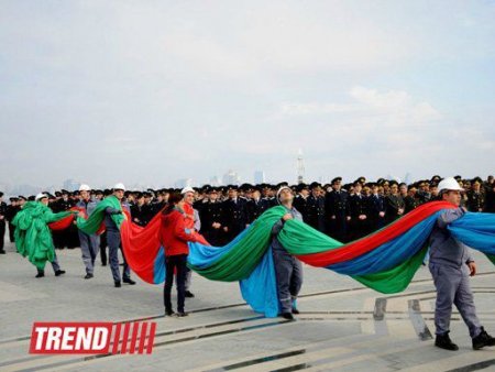 Ən böyük bayrağımız havaya qaldırıldı