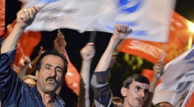 Futbol azarkeşləri dövlət çevrilişinə cəhddə təqsirləndirilib