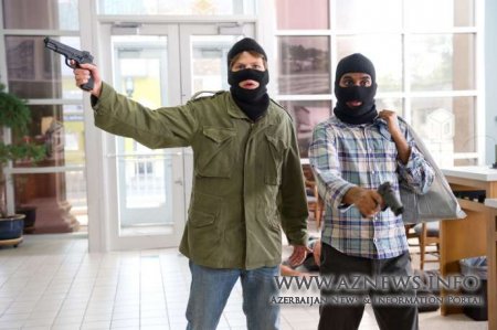 15 saniyəyə bank soydular
