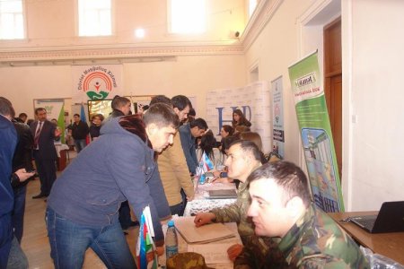 Bakının Qaradağ rayonunda Əmək yarmarkası keçirilib