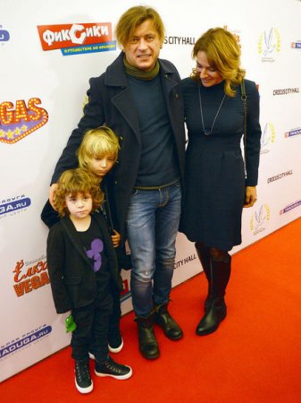 Emin Ağalarov 3500 uşağı sevindirdi