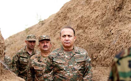 Yalan danışır, amma qızarmır