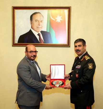Müdafiə nazirindən savaş mesajı