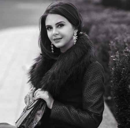 Alidə Mustafayeva: “Düyməm qırıldı, pencəyimin düyməsini efirin sonuna qədər əlimlə tutmalı oldum”