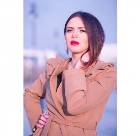 Alidə Mustafayeva: “Düyməm qırıldı, pencəyimin düyməsini efirin sonuna qədər əlimlə tutmalı oldum”