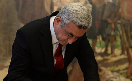 Müxalifət Serji silkələdi