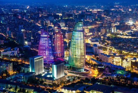 Neftin qiyməti və daşınmaz əmlak bazarı: evlər niyə ucuzlaşmır?