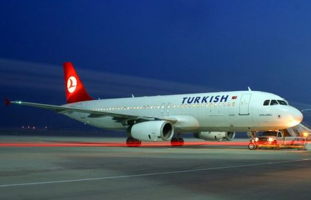 İstanbul-Bakı reysi təxirə salındı