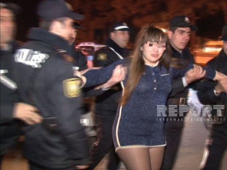 Bakıda sərxoş qadın polislərə hücum çəkdi