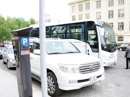 Bakıda bəzi pullu parklanma yerləri ləğv edildi