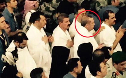 Prezident ümrə ziyarətində
