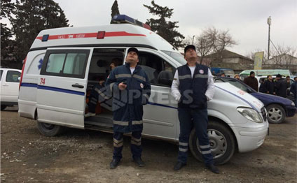 Bakıda fəhlələr 80 metrik qüllədən asılmış halda qaldılar