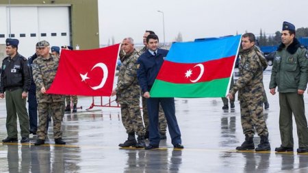İki qardaş səmada görüşdü