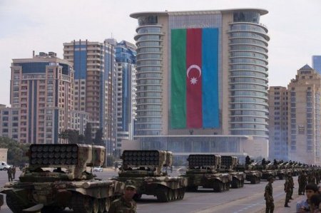 Tanklar, zenit raketləri və helikopterlər: ordumuz nə ilə silahlanır