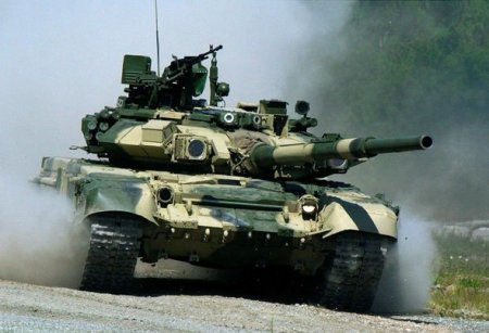 Tanklar, zenit raketləri və helikopterlər: ordumuz nə ilə silahlanır