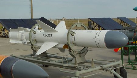 Tanklar, zenit raketləri və helikopterlər: ordumuz nə ilə silahlanır