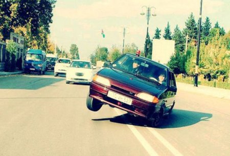 Bakı polisi 3 “avtoşu” saxladı
