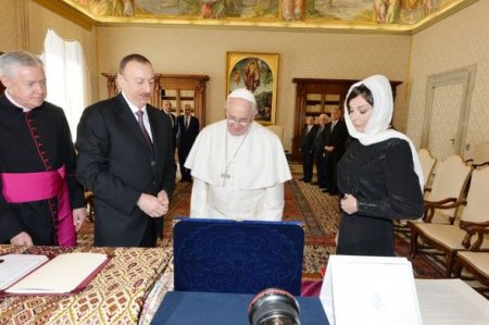 İlham Əliyev Roma Papası ilə görüşdü