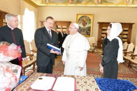 İlham Əliyev Roma Papası ilə görüşdü