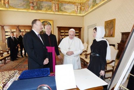 İlham Əliyev Roma Papası ilə görüşdü